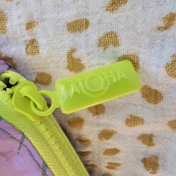 Aloha Collection In Hana Hou - Picture 4 of 4